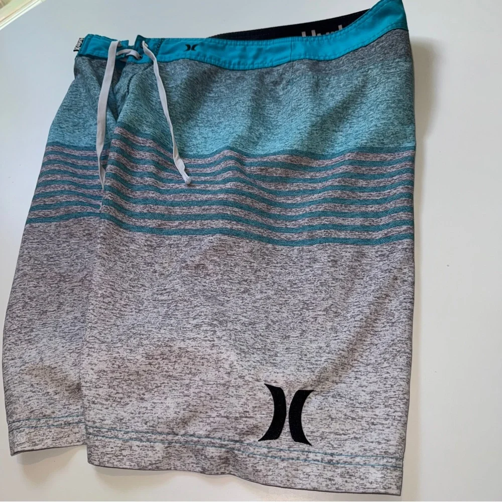 Hurley Phantom Board Shorts Size 34‎ Gray Blue Striped Swim Surf